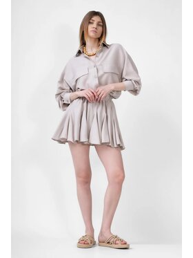 Bluzat Bluzat Komplet bluzka i spódnica Beżowy zestaw z koszulą i klinową spódnicą. Beżowy Feminine Fit
