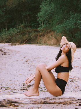 Vila Vila Dół od bikini Percy 14084438 Czarny