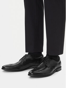 Κλειστά παπούτσια Clarks φωτογραφία