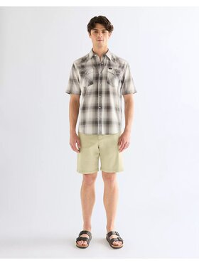 Wrangler Wrangler Szorty materiałowe CHINO SHORTS Zielony Straight Leg
