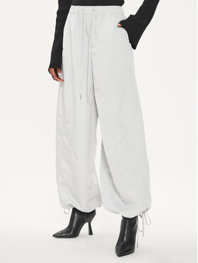 Gestuz Gestuz Kalhoty z materiálu 10908112 Šedá Relaxed Fit