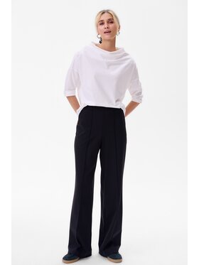 blue shadow blue shadow Spodnie damskie Essence Czarny Regular Fit