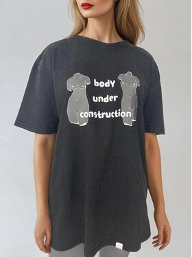 BeShaped BeShaped T-Shirt Body Under Construction Czarny Oversize