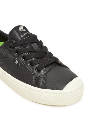 Sneakers Cariuma φωτογραφία