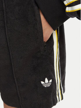 Αθλητικό σορτς adidas