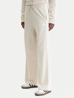 Φόρμα adidas φωτογραφία