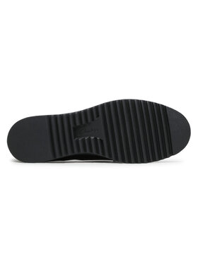 Κλειστά παπούτσια Clarks
