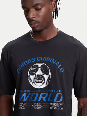 T-Shirt adidas φωτογραφία