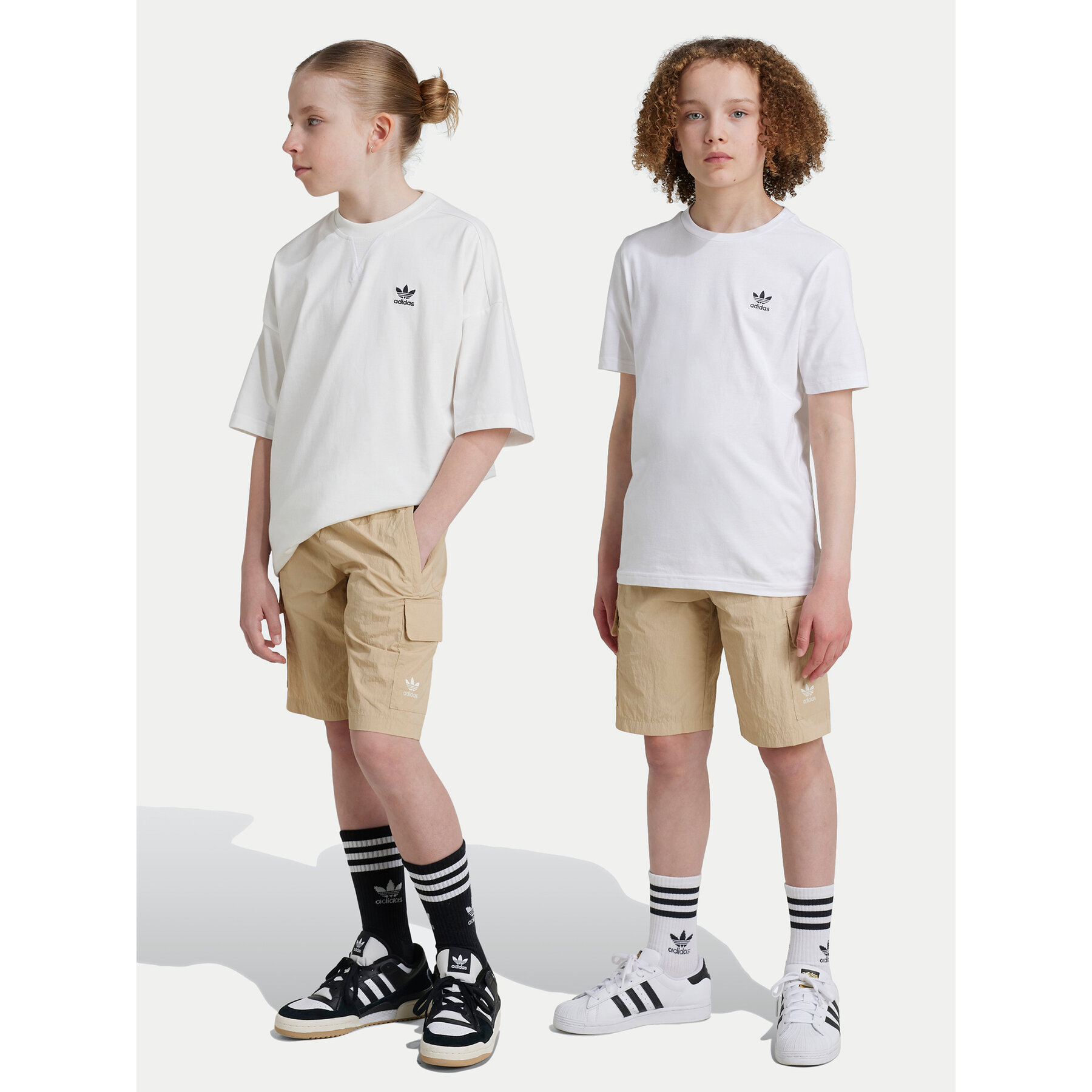 adidas Szorty sportowe IX7598 Beżowy Regular Fit
