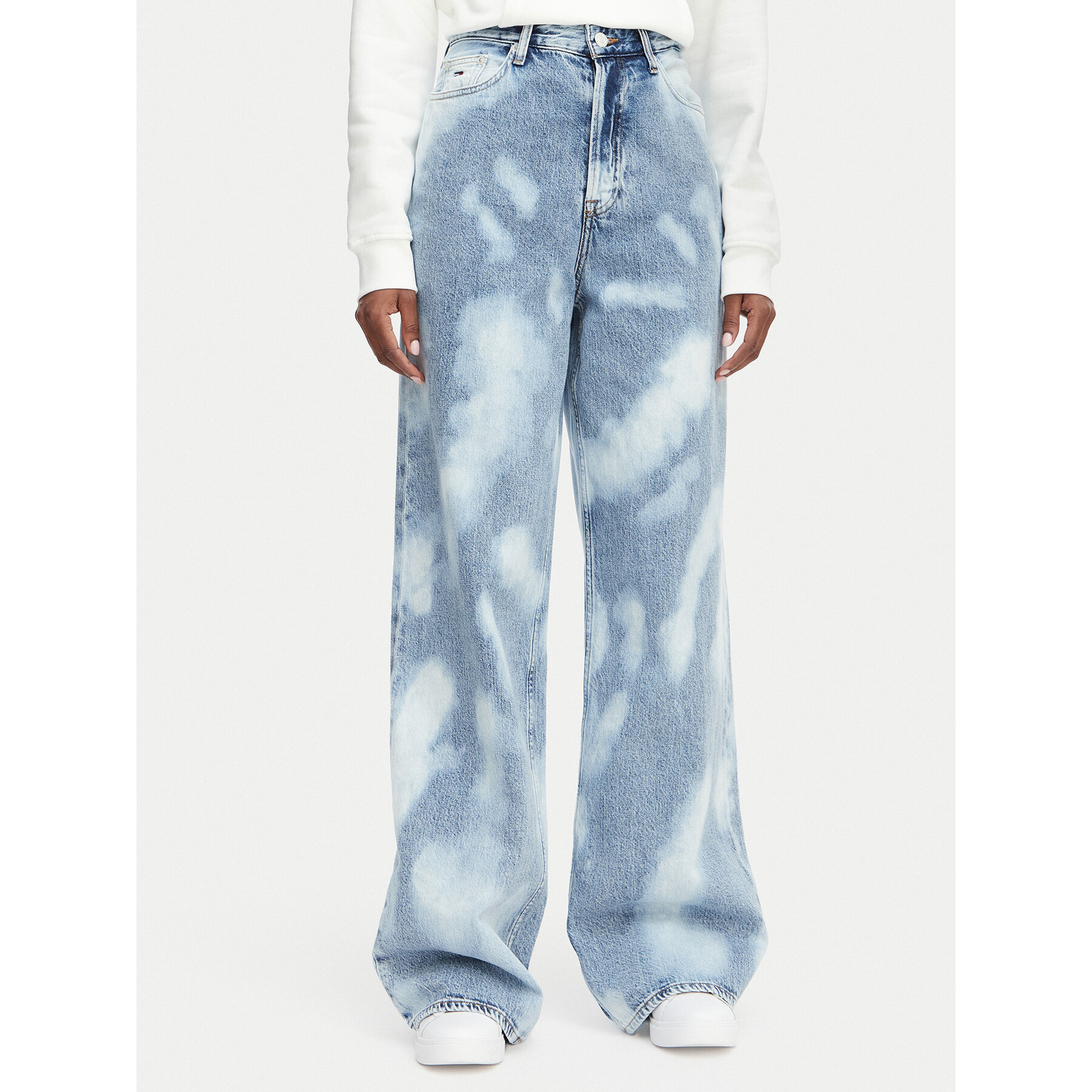 Tommy Jeans Jeansy Claire DW0DW23109 Niebieski jasny Wide Fit