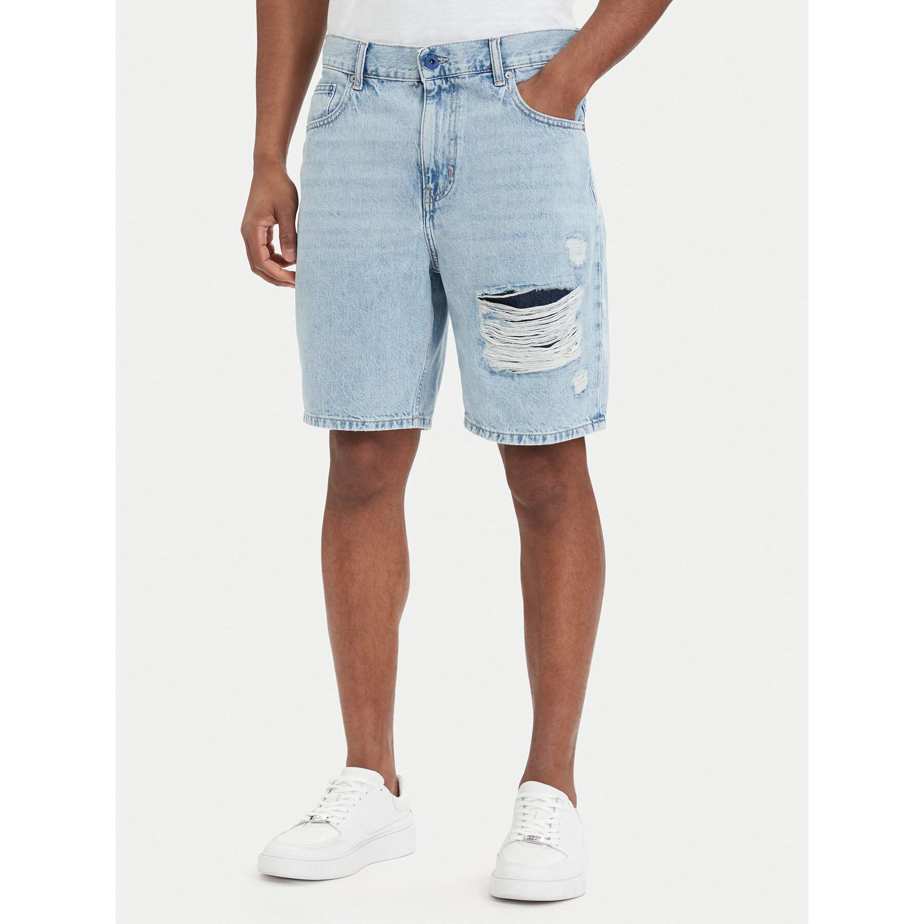 Karl Lagerfeld Jeans Szorty jeansowe B2M10139 Niebieski jasny Relaxed Fit