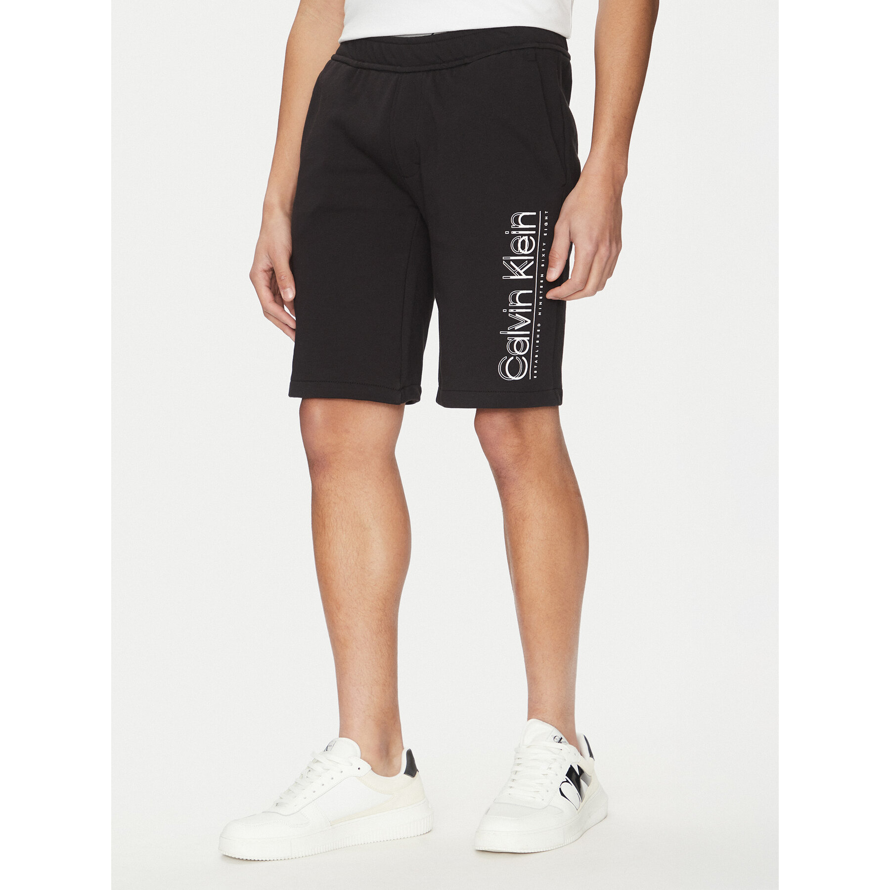 Calvin Klein Szorty sportowe Modern Twill K10K114122 Czarny Regular Fit
