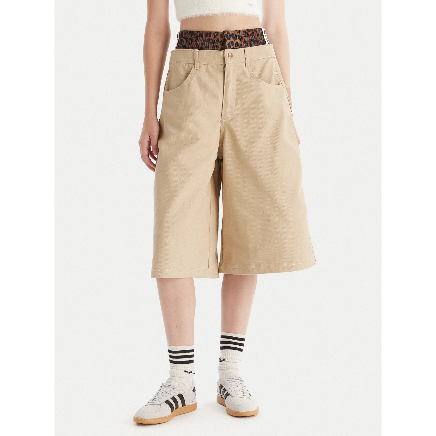adidas Szorty jeansowe Firebird Utility JX8762 Beżowy Regular Fit
