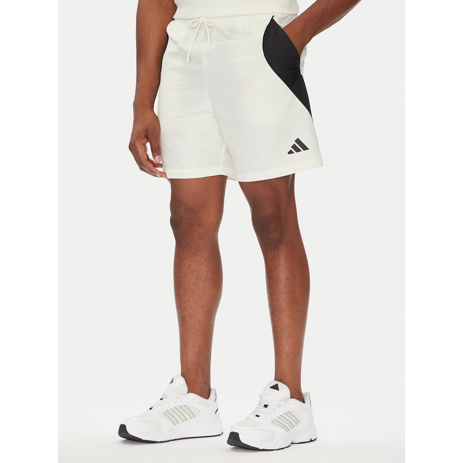 adidas Szorty sportowe Stadium JX5624 Biały Regular Fit