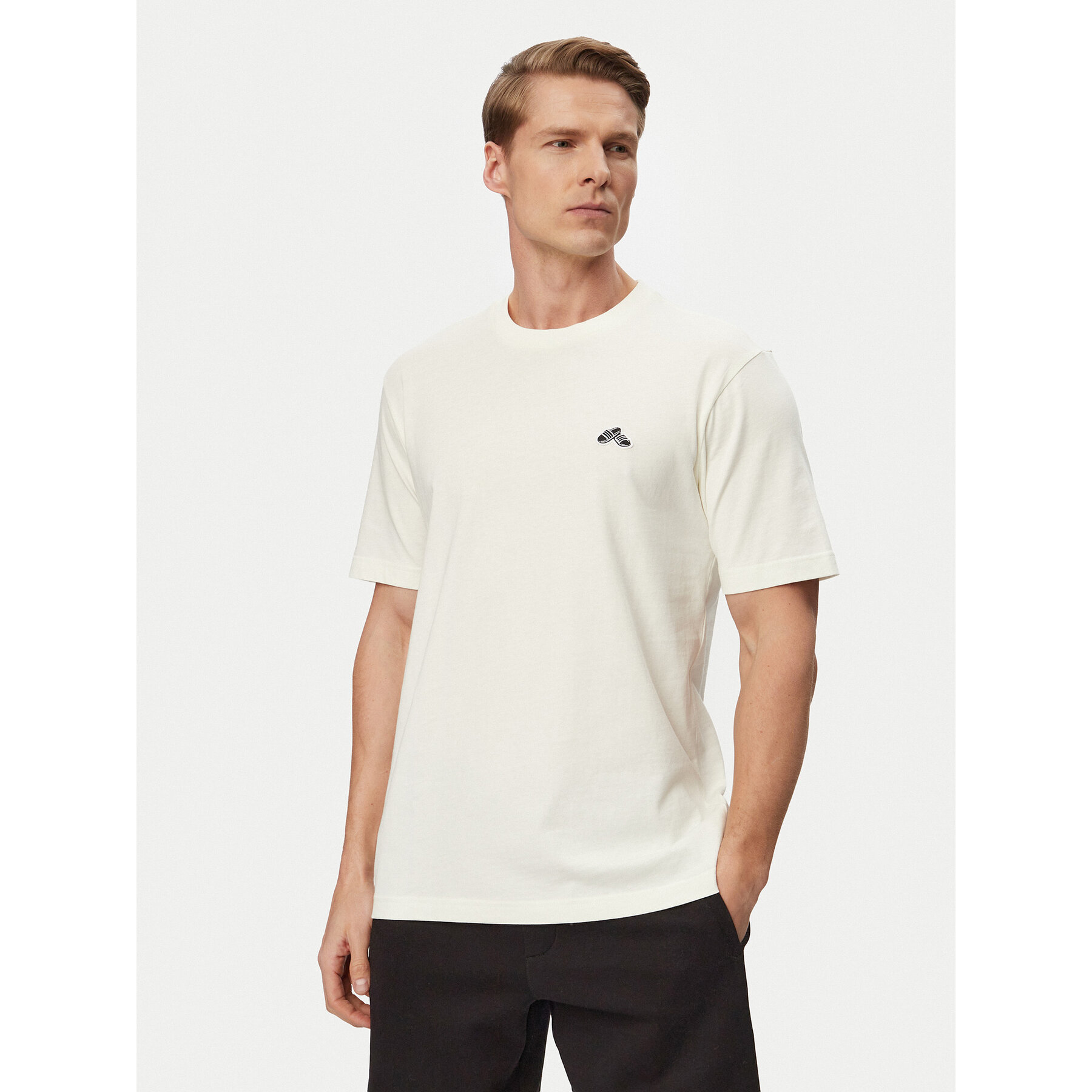 adidas T-Shirt Summer Slides Sport Graphic JZ5000 Biały Regular Fit