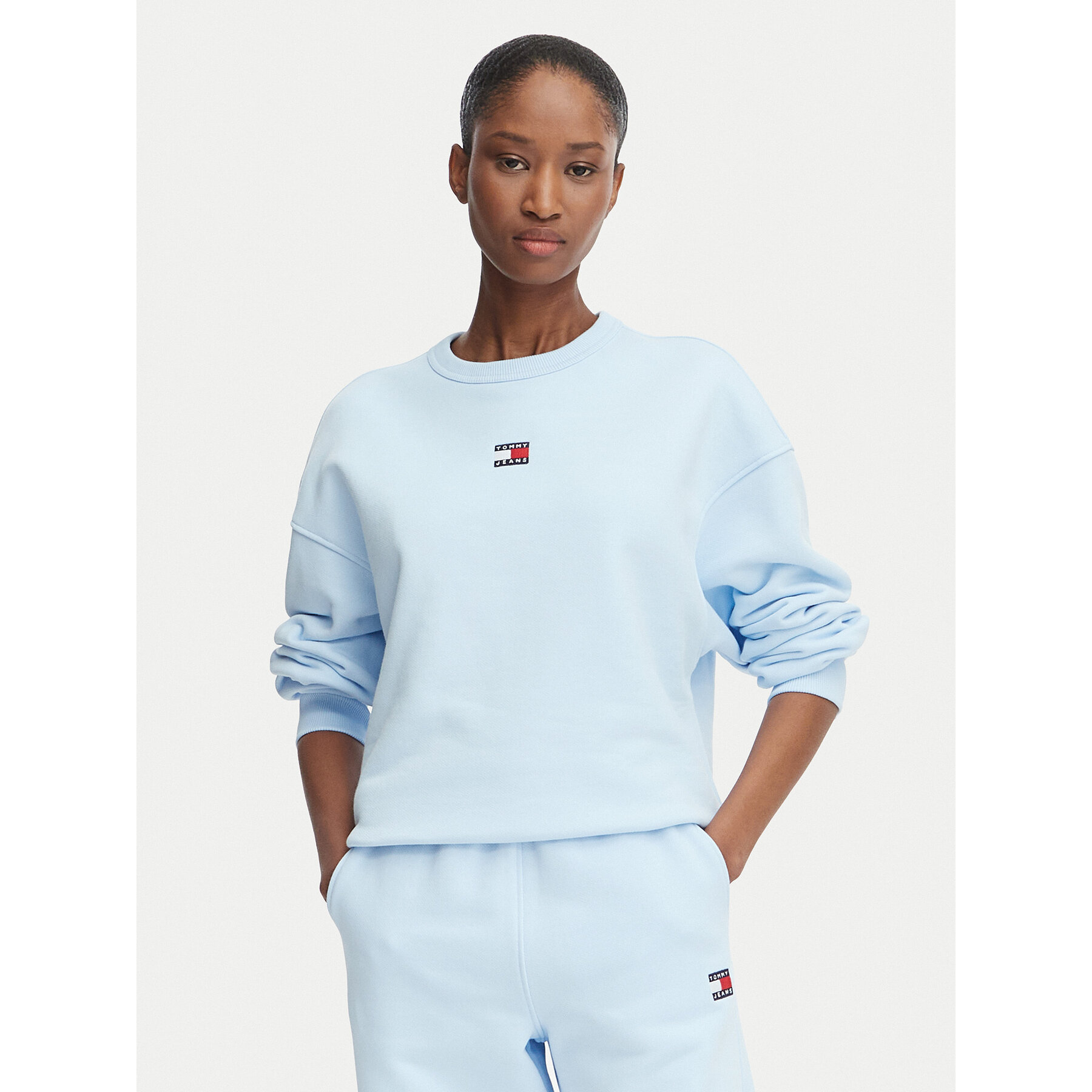 Tommy Jeans Bluza DW0DW17325 Niebieski jasny Regular Fit