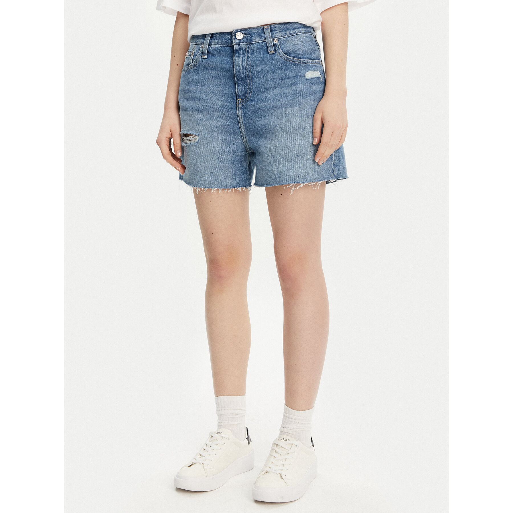 Calvin Klein Jeans Szorty jeansowe J20J225159 Niebieski Mom Fit