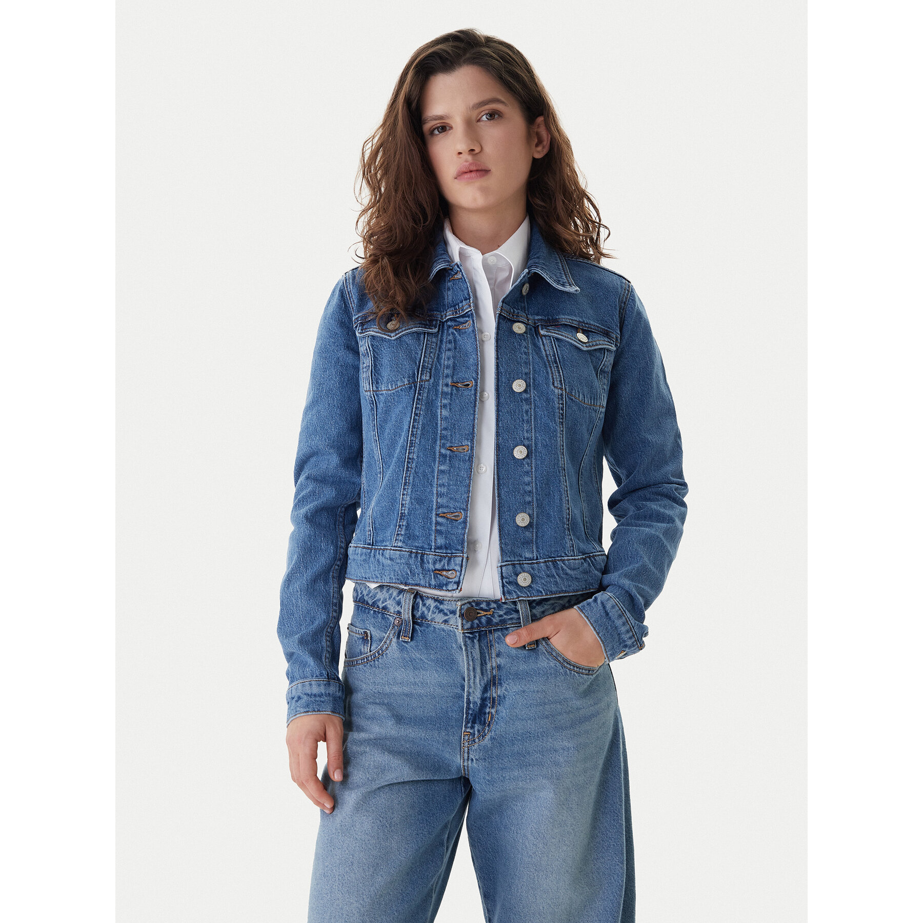 Tommy Jeans Kurtka jeansowa Vivianne DW0DW22489 Niebieski Slim Fit