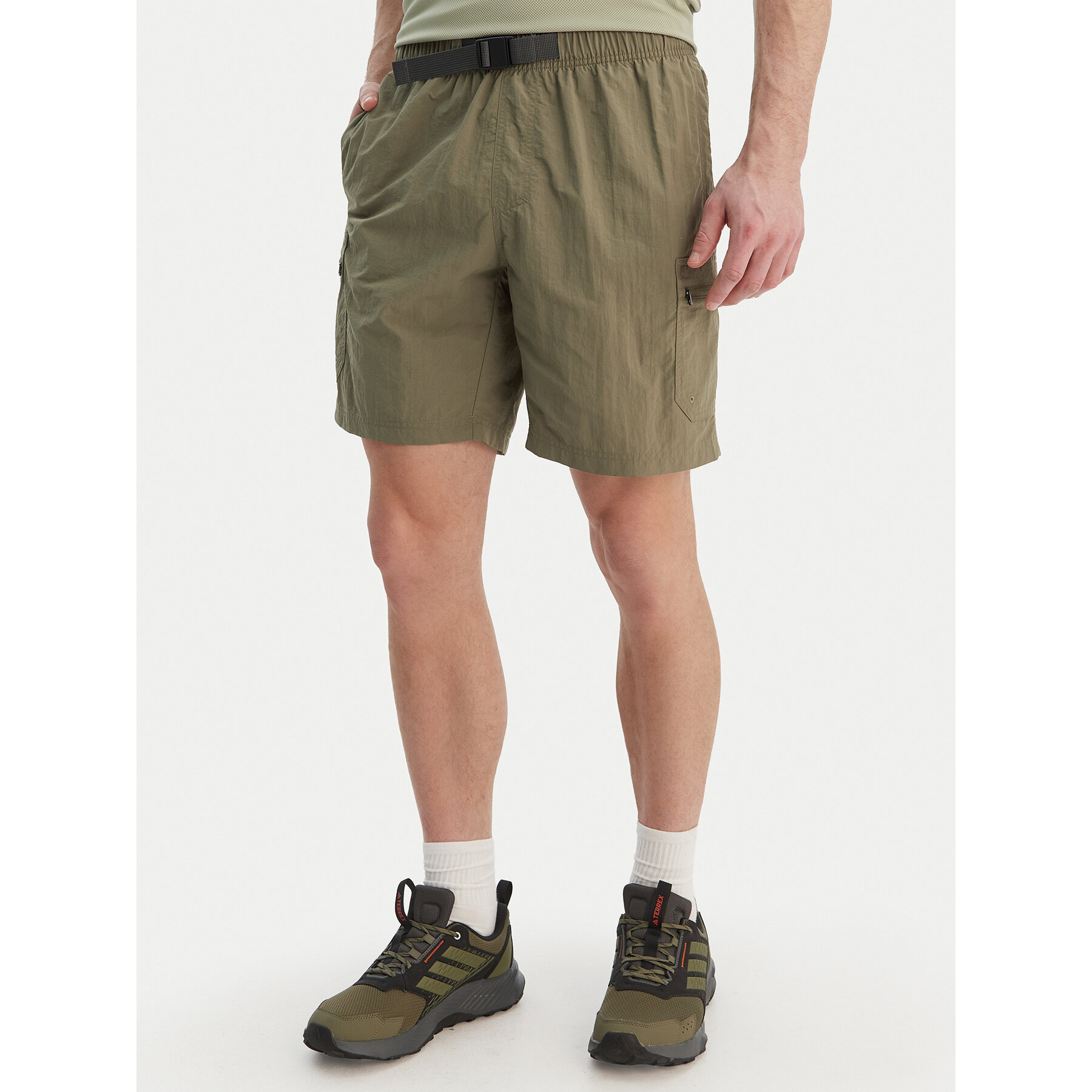 Columbia Szorty sportowe Mountaindale™ 2121471 Zielony Regular Fit