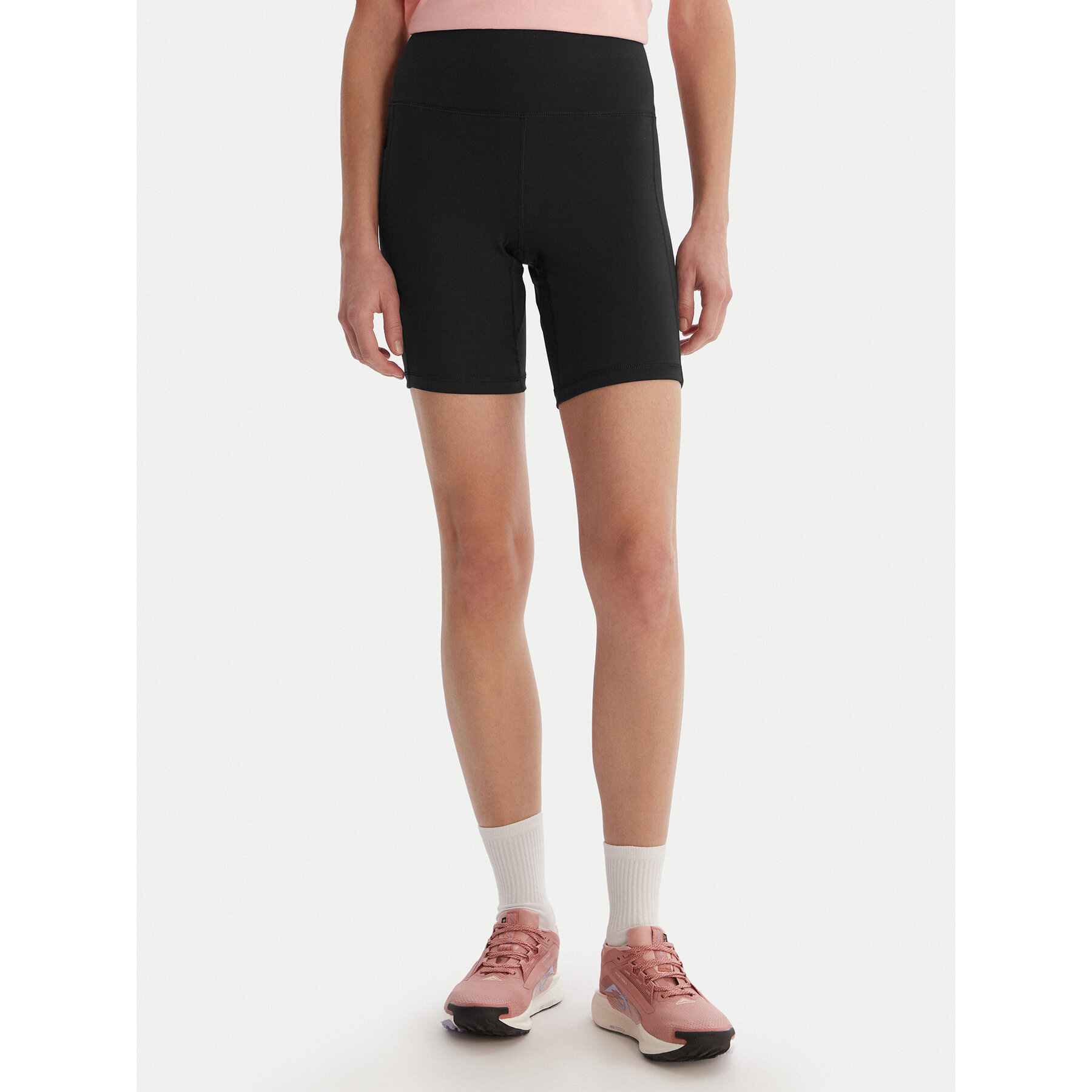 Columbia Szorty sportowe Loneridge™ 2155691 Czarny Slim Fit