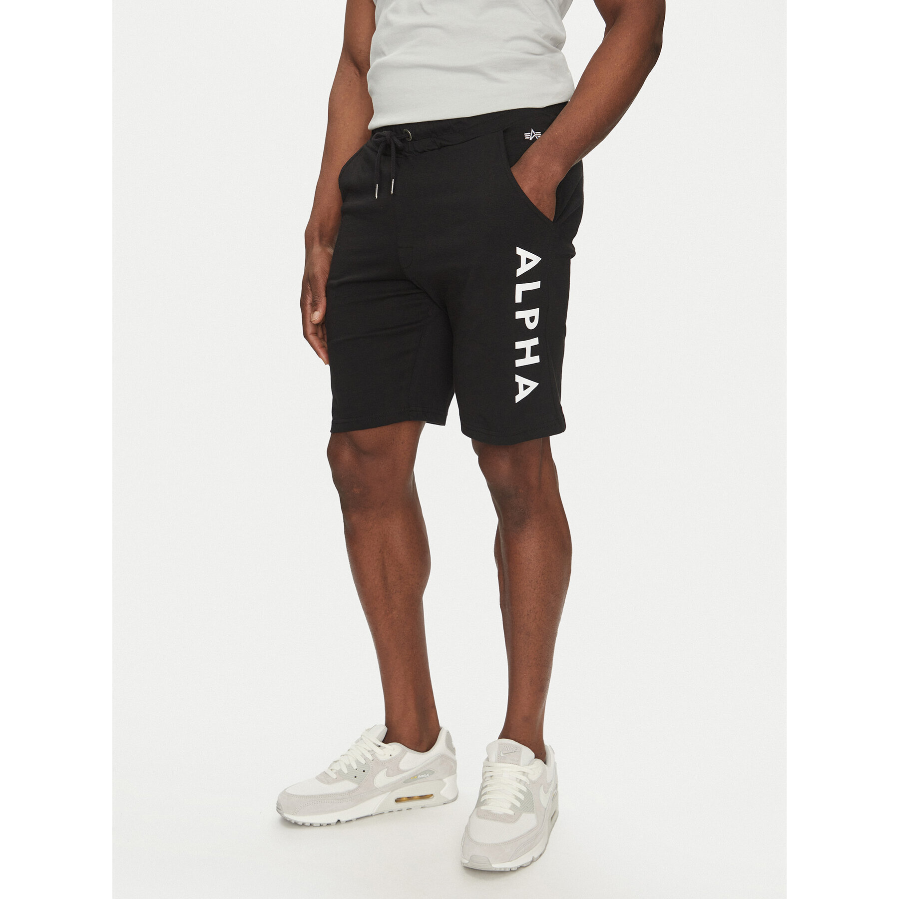 Alpha Industries Szorty sportowe 116366 Czarny Regular Fit