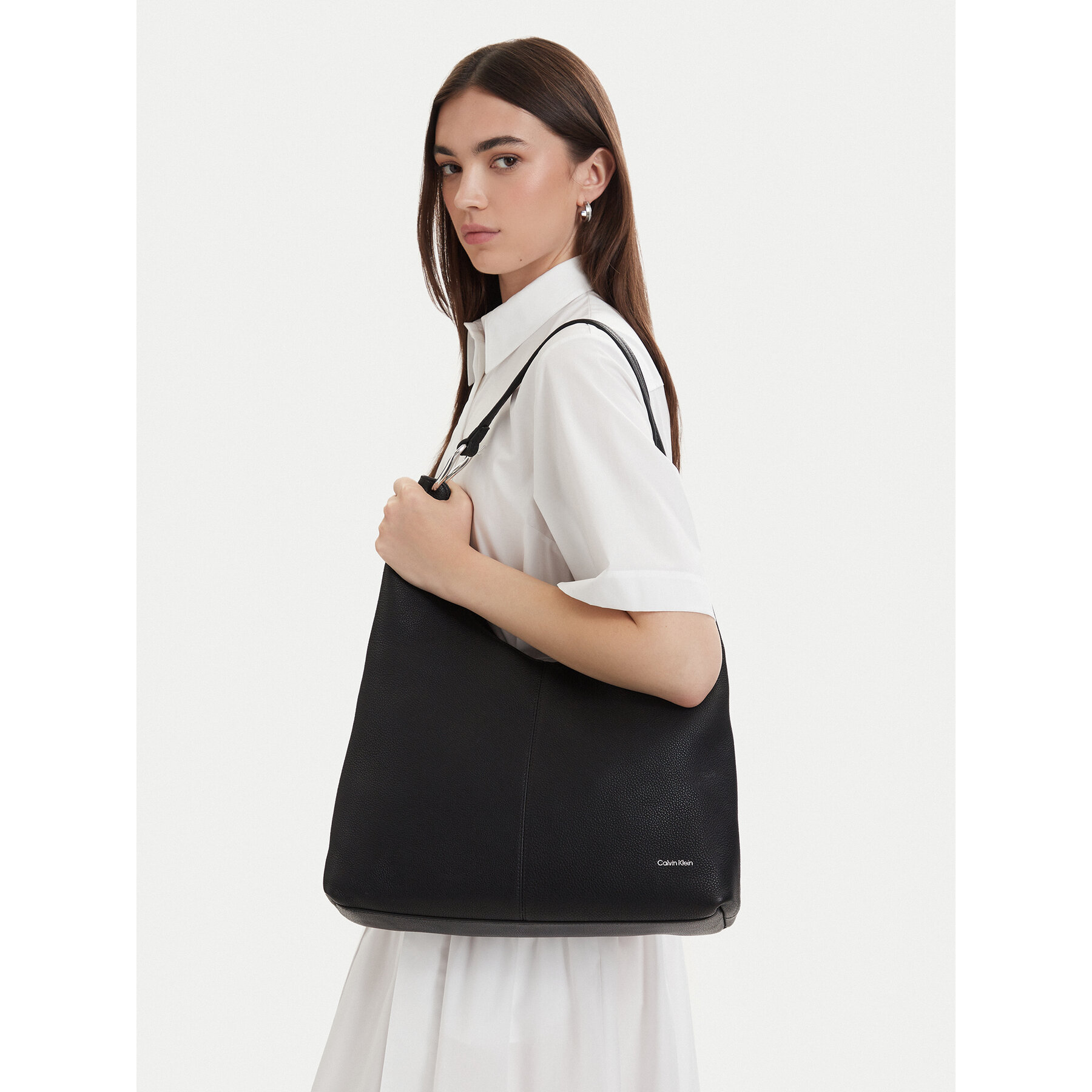 Calvin Klein Torebka Slouchy Leather Md Shoulder Bag LV04F3543G Czarny