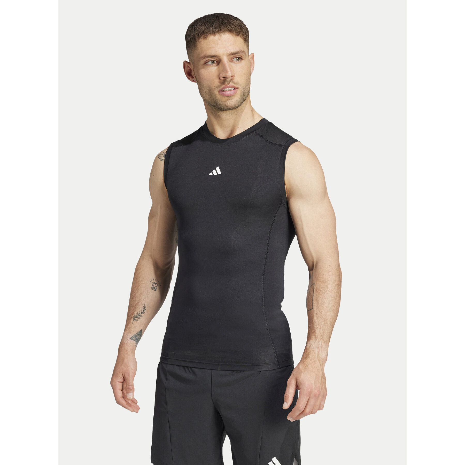 adidas Koszulka techniczna TECHFIT Compression Training JE6694 Czarny Slim Fit