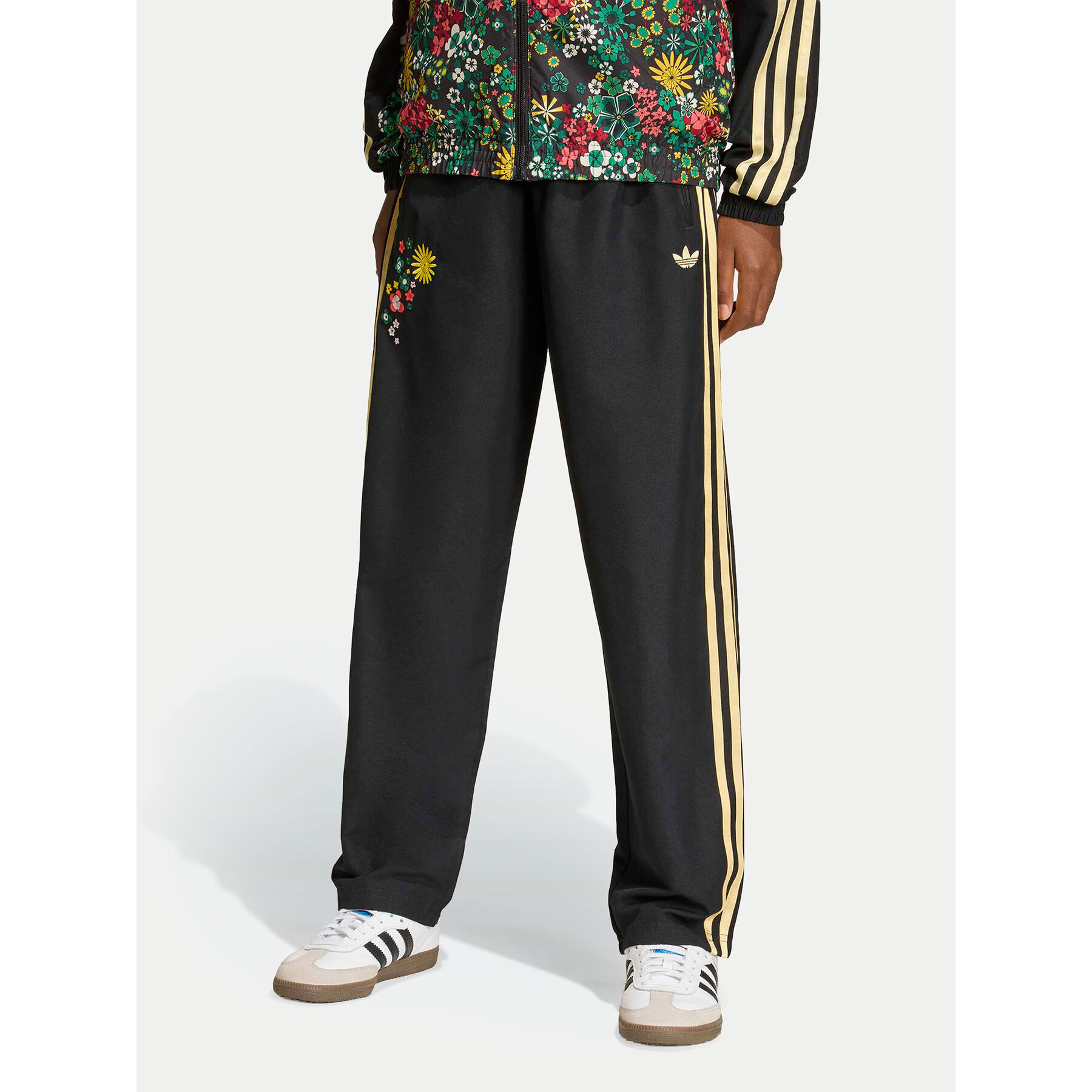 adidas Spodnie dresowe Liberty London KD5946 Czarny Loose Fit