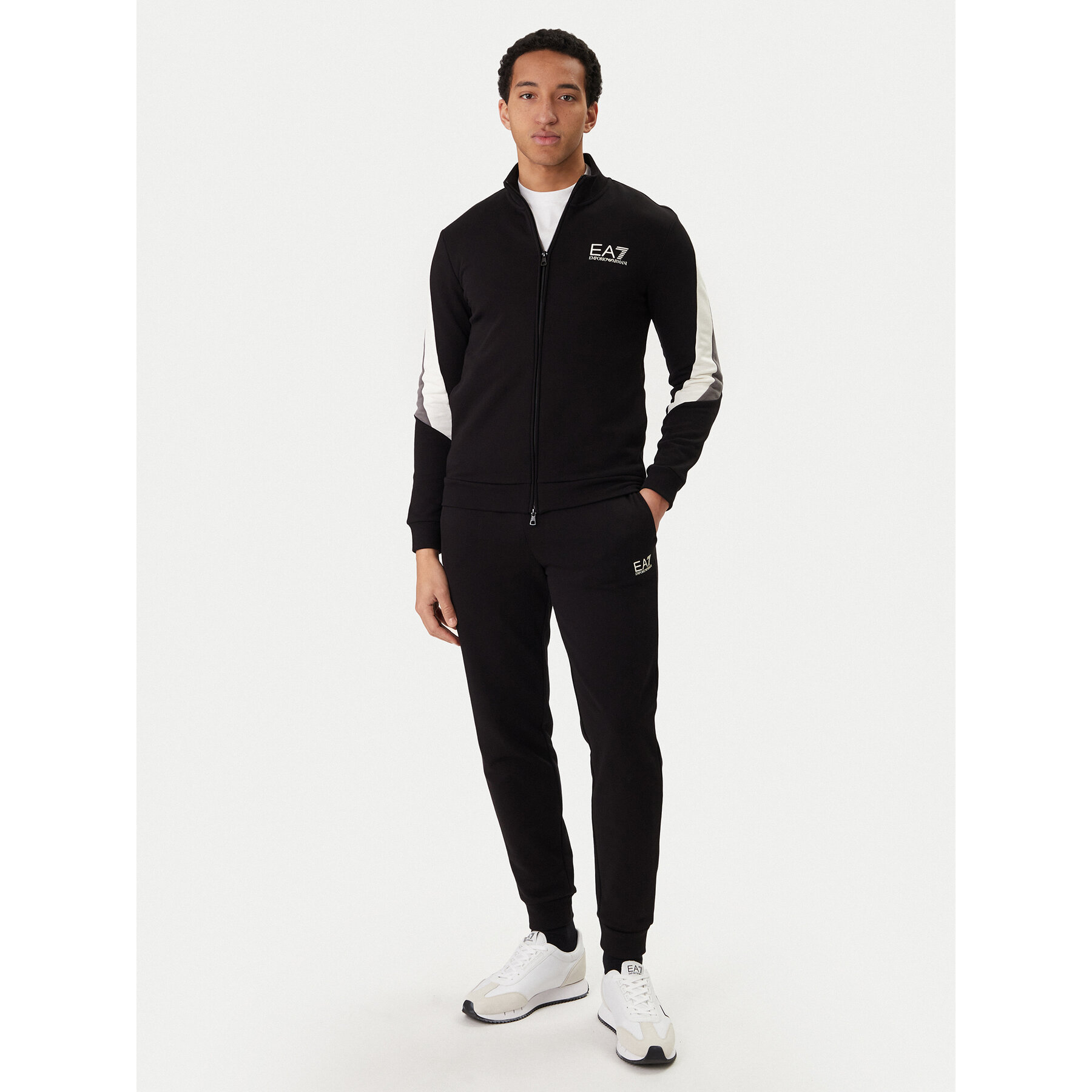 EA7 Emporio Armani Dres 7M001610 AF12451 UC001 Czarny Regular Fit