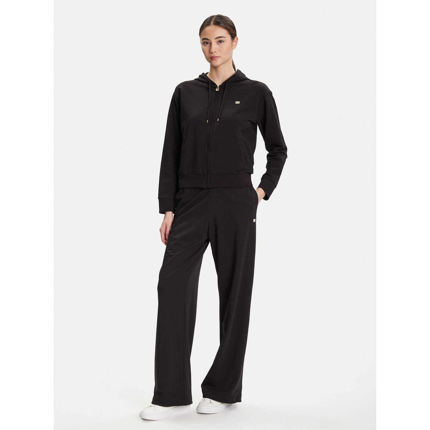 EA7 Emporio Armani Dres 7W000464 AF13135 UC001 Czarny Relaxed Fit