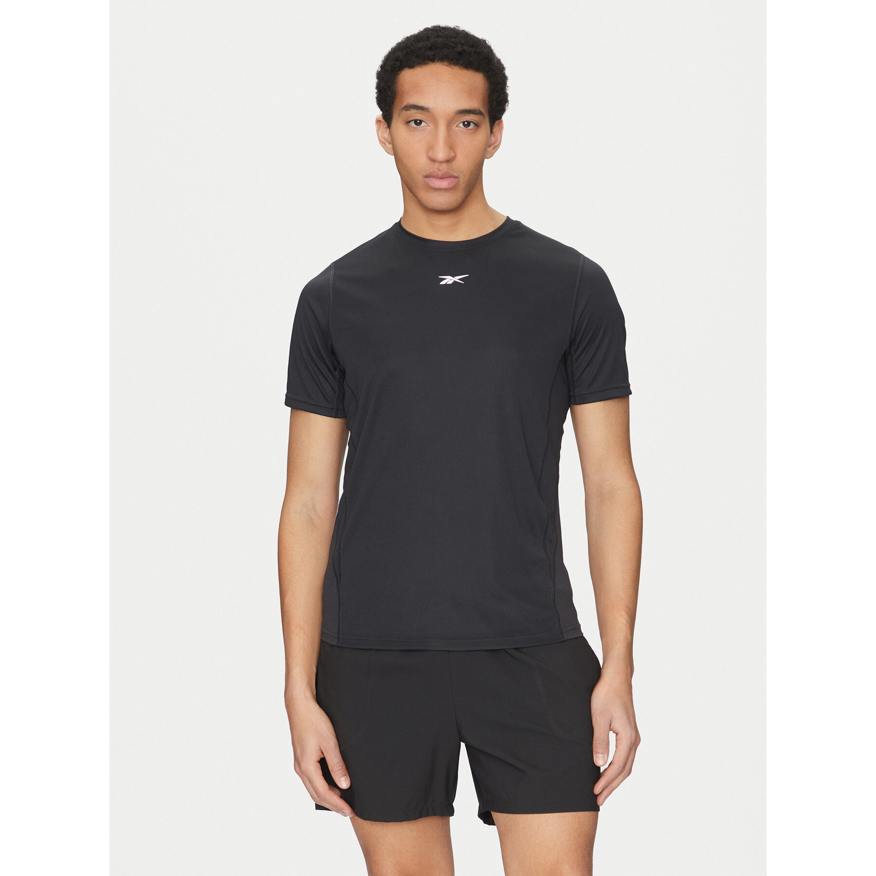 Reebok T-Shirt 100070571 Czarny Regular Fit