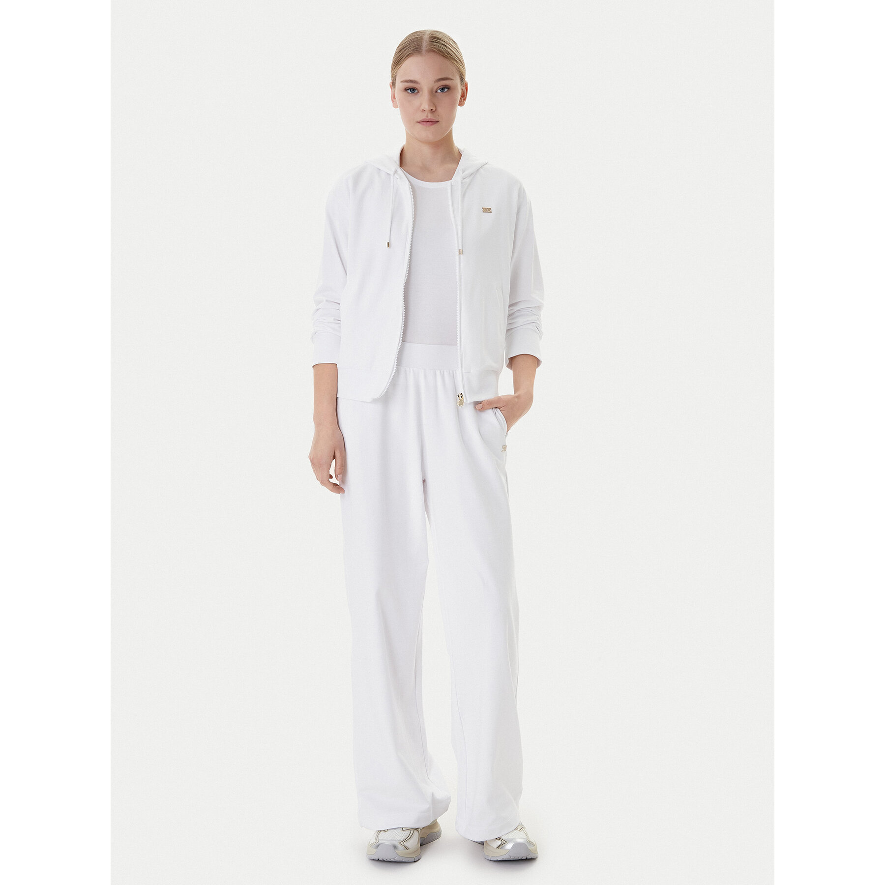 EA7 Emporio Armani Dres 7W000464 AF13135 U0002 Biały Regular Fit