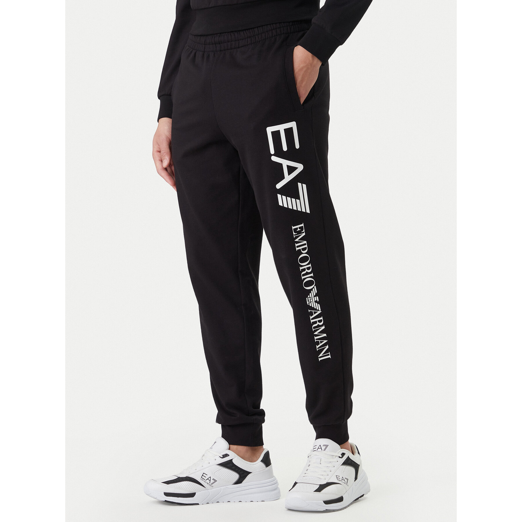 EA7 Emporio Armani Spodnie dresowe 7M000571 AF13512 MC001 Czarny Regular Fit