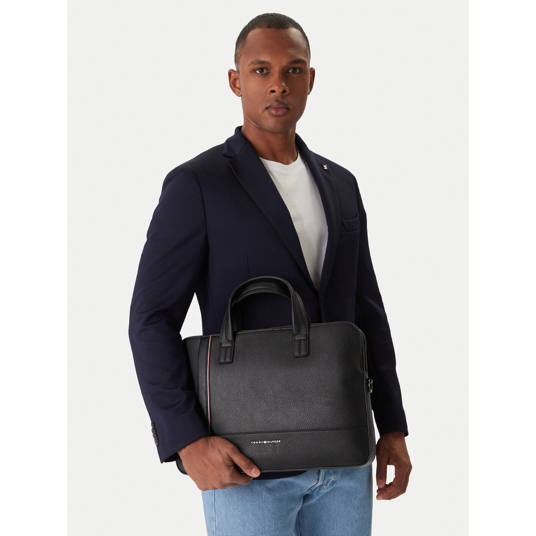 Tommy Hilfiger Torba na laptopa Th Central Slim Computer Bag AM0AM13631 Czarny