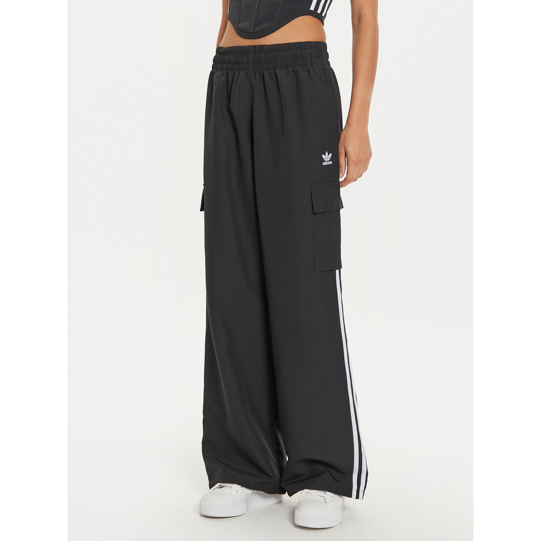 adidas Spodnie dresowe adicolor 3-Stripes JF1292 Czarny Loose Fit