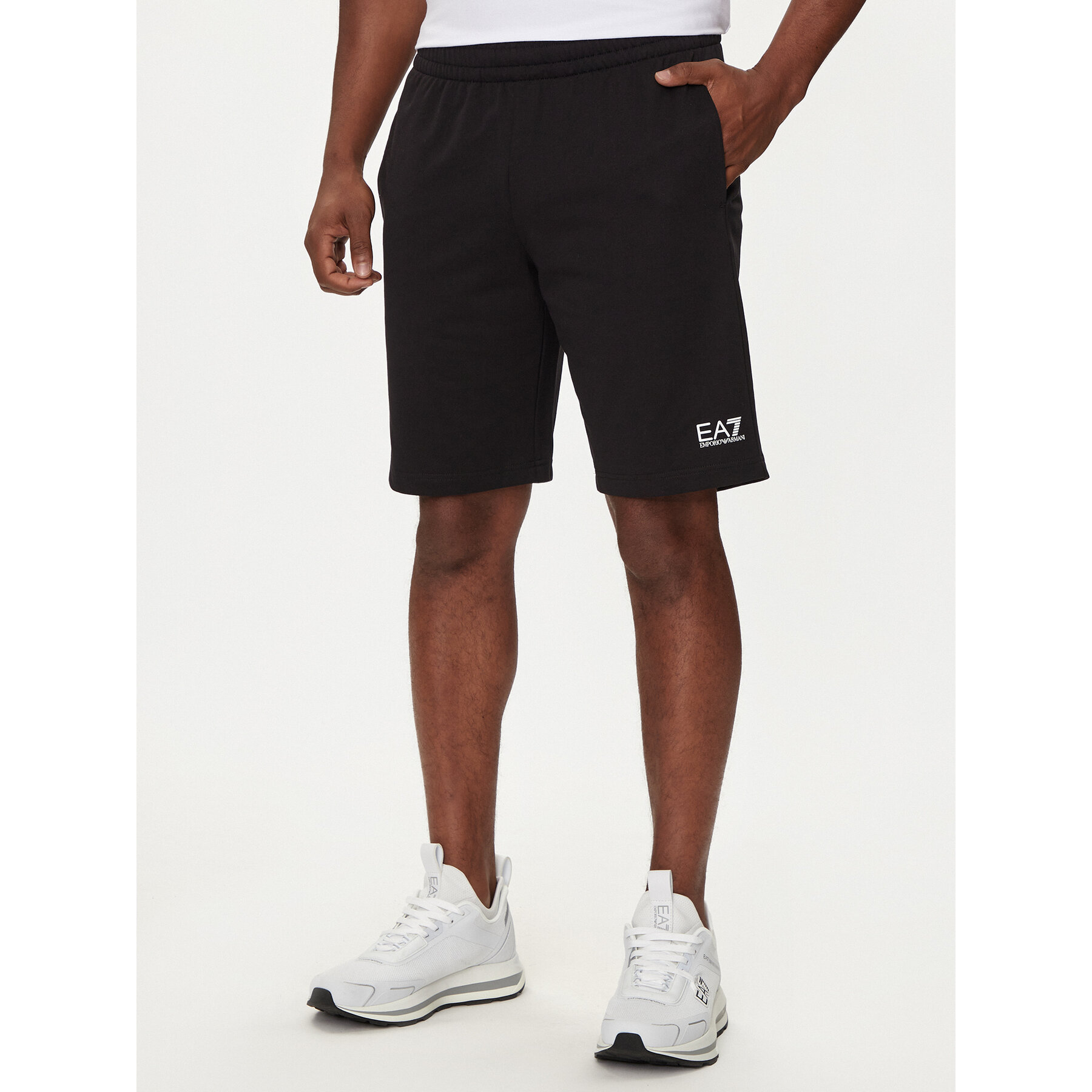 EA7 Emporio Armani Szorty sportowe 8NPS65 PJVRZ 1200 Czarny Regular Fit