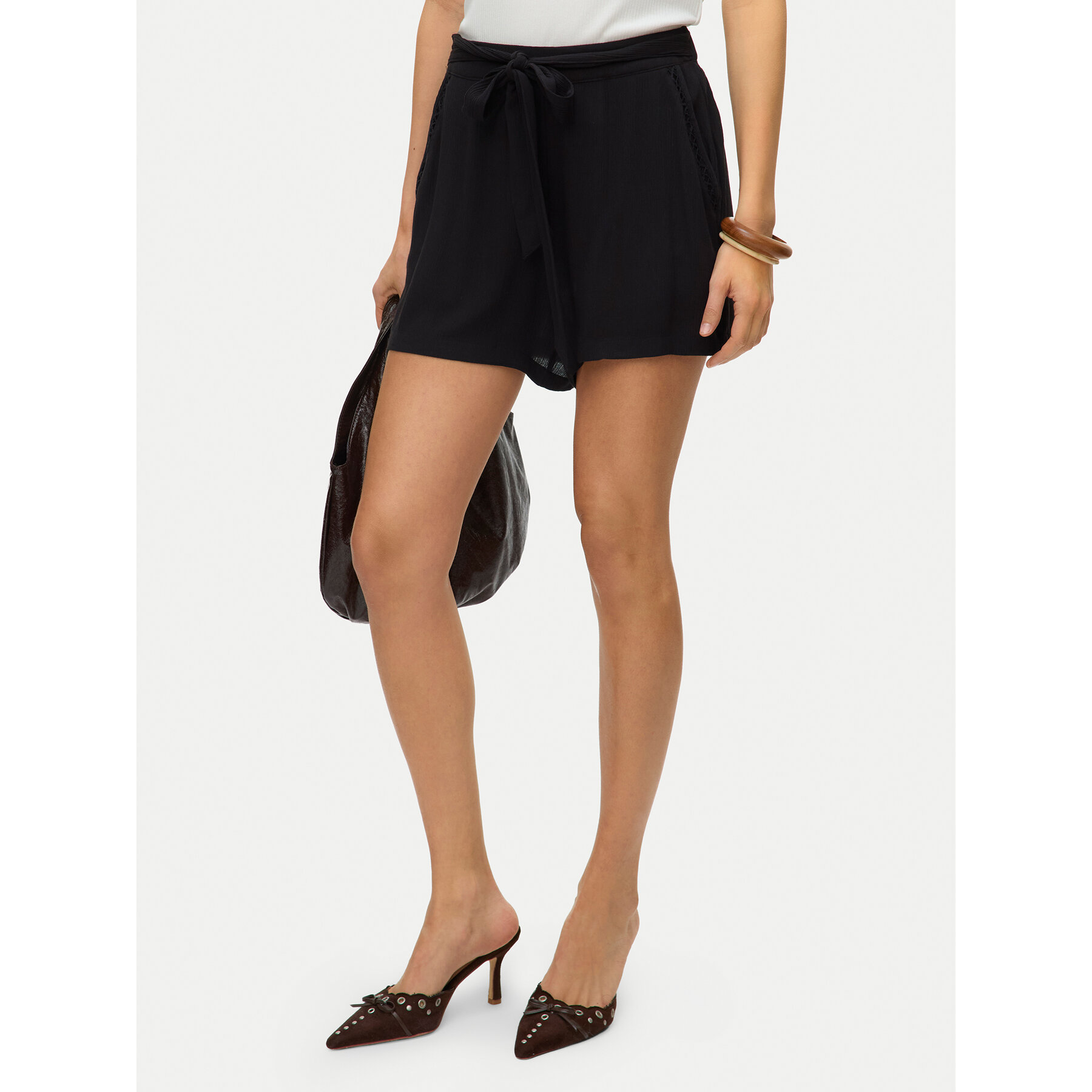 Vero Moda Szorty materiałowe Menny 10323630 Czarny Regular Fit