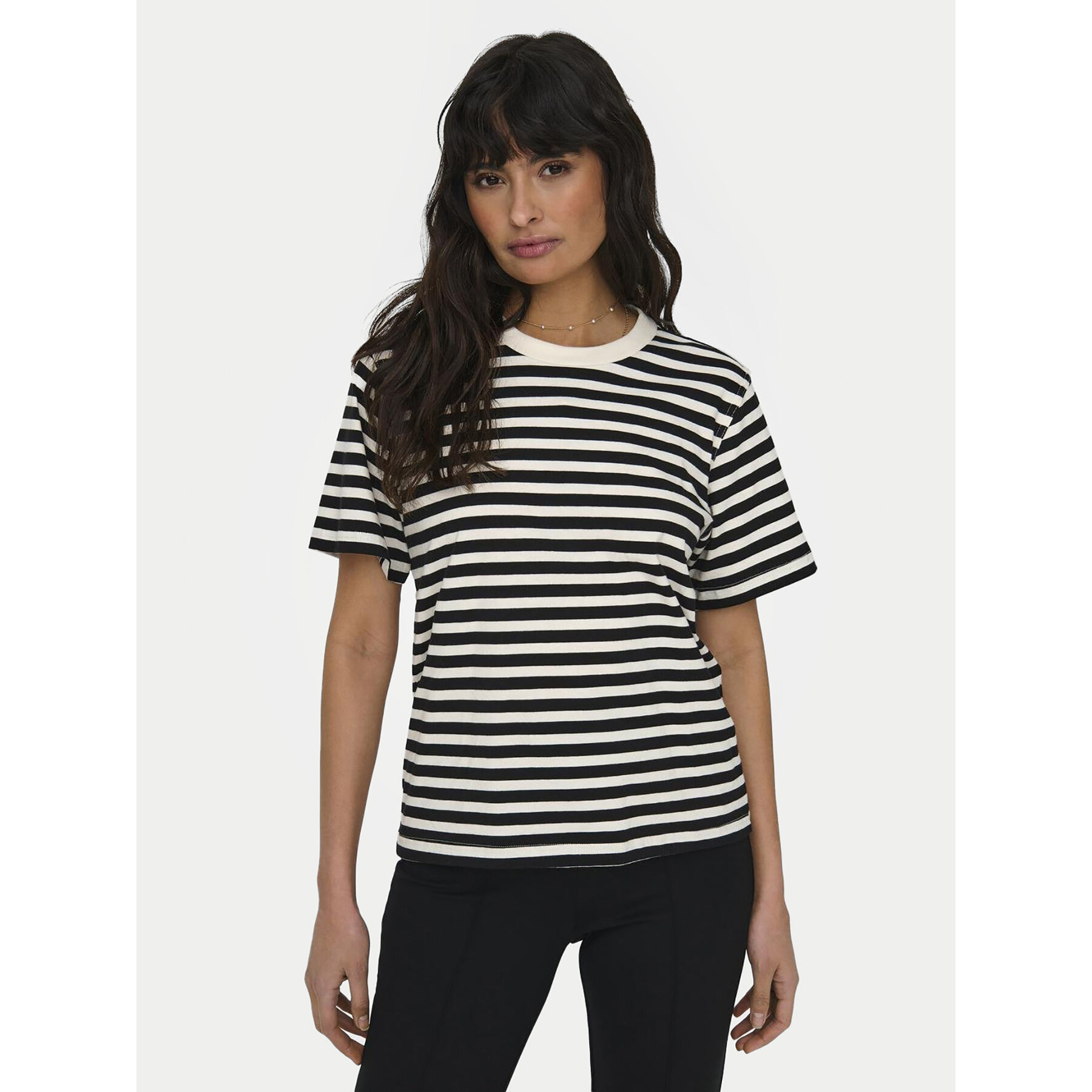 ONLY T-Shirt Livina 15272227 Czarny Regular Fit