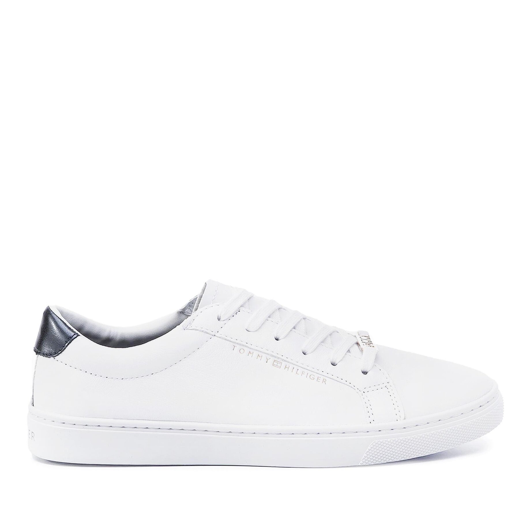 Tommy Hilfiger Sneakersy Essential Sneaker FW0FW03682 Biały