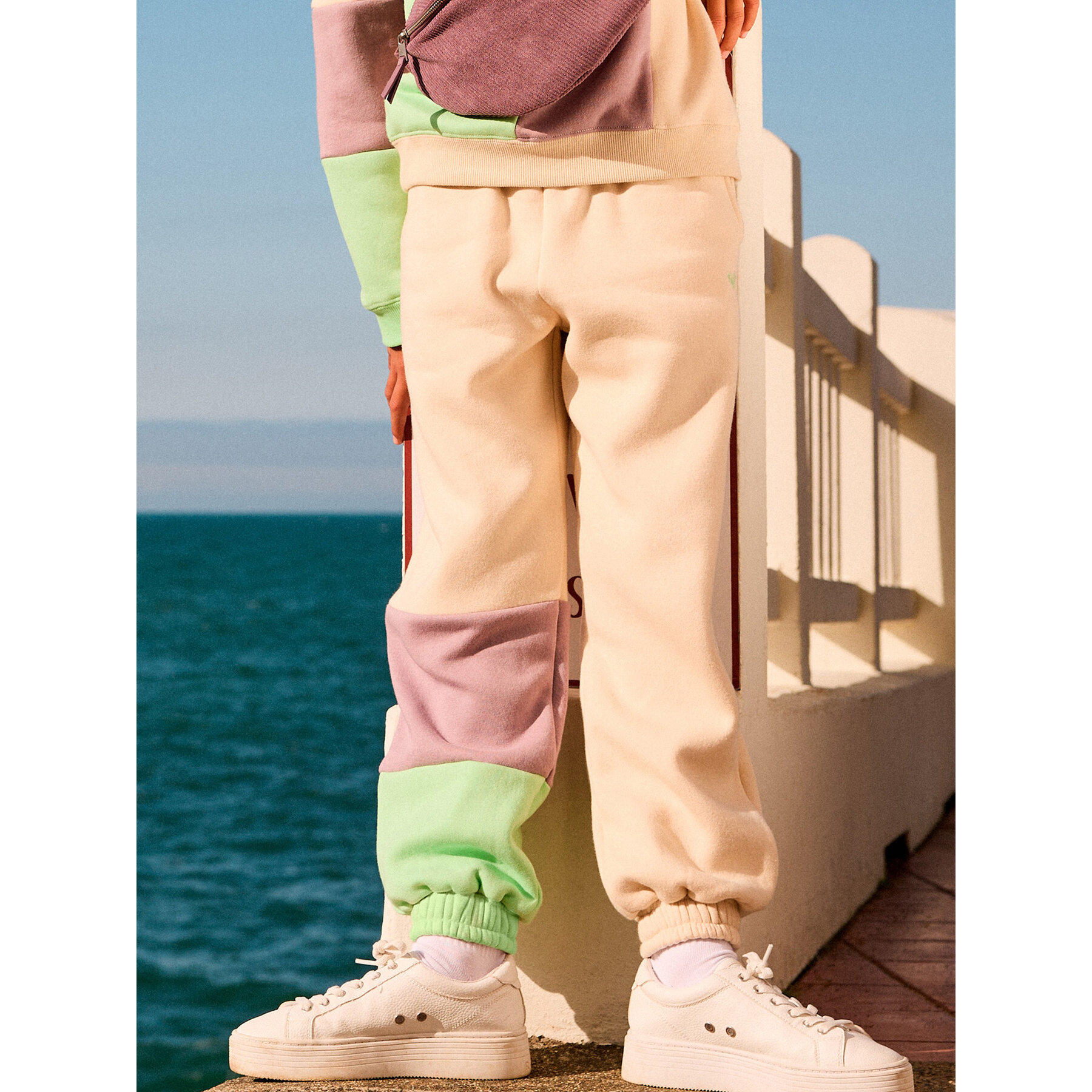 Roxy Spodnie dresowe Remember The Name ERGFB03340 Beżowy Regular Fit