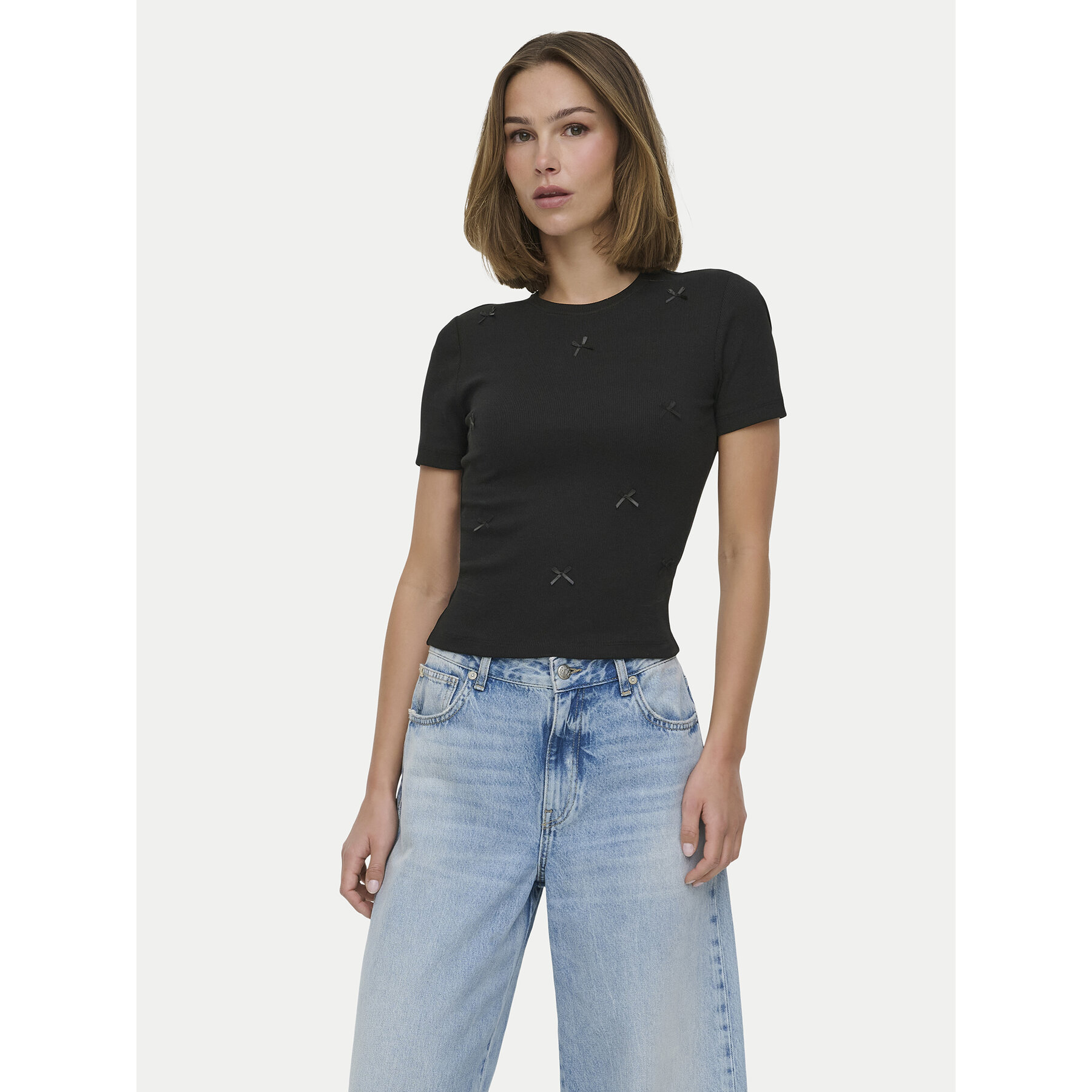 ONLY T-Shirt Femke 15369336 Czarny Slim Fit