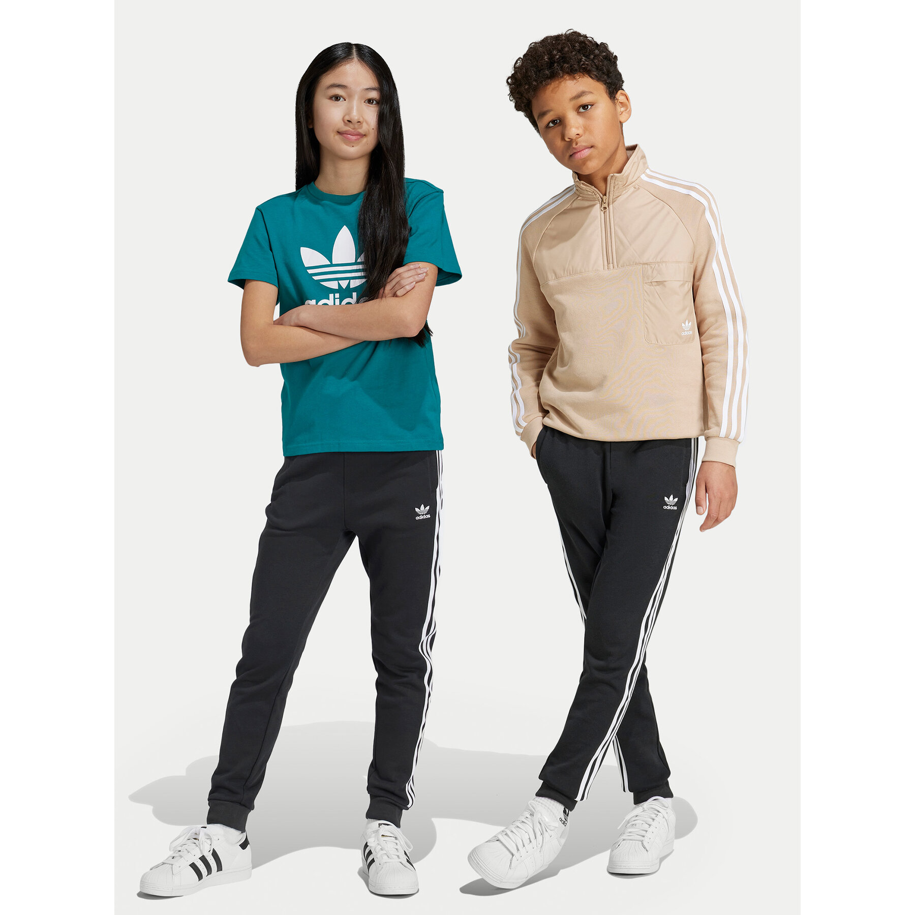 adidas Spodnie dresowe Trefoil IY7484 Czarny Regular Fit