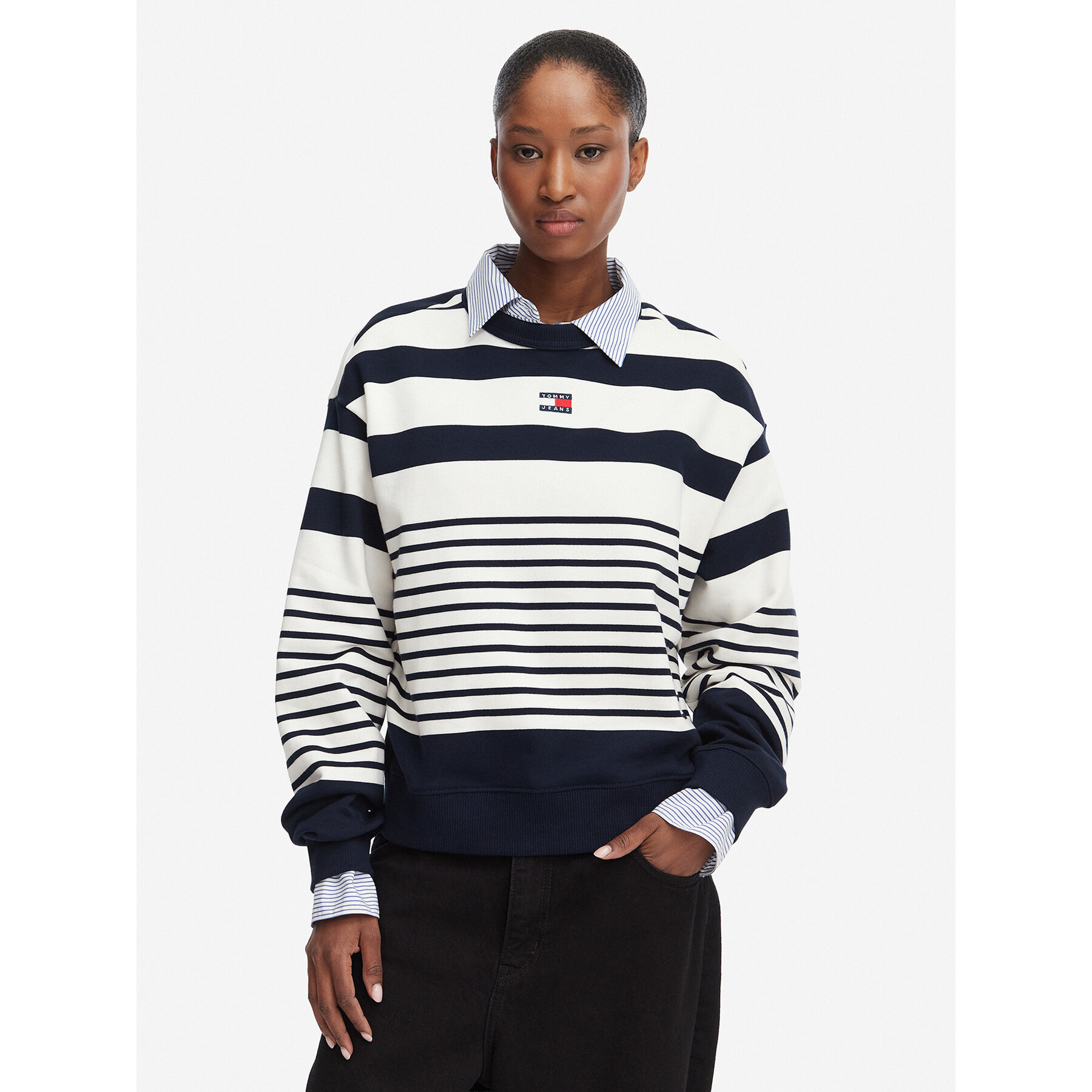 Tommy Jeans Bluza DW0DW22824 Granatowy Regular Fit