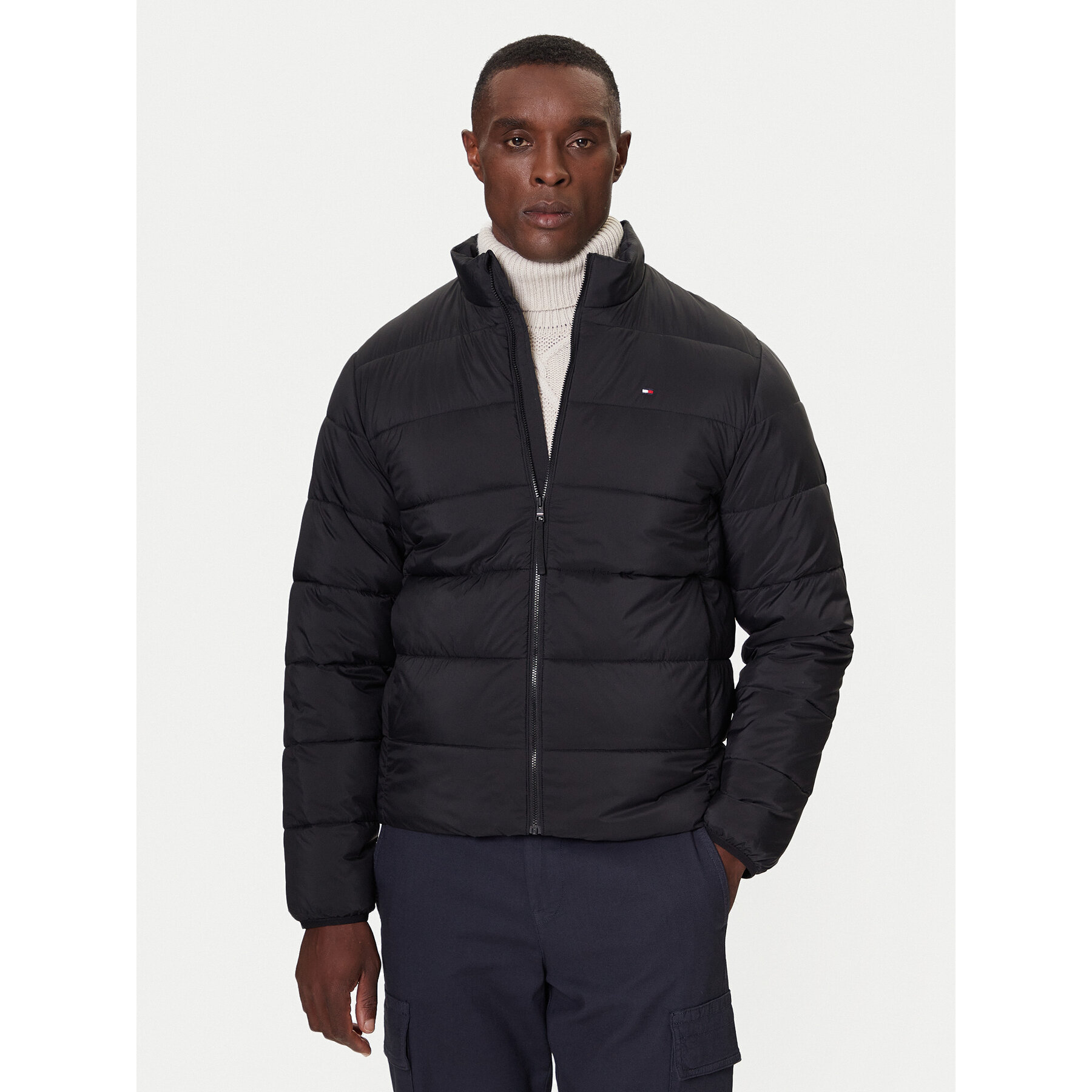 Tommy Hilfiger Kurtka zimowa MW0MW41982 Czarny Regular Fit