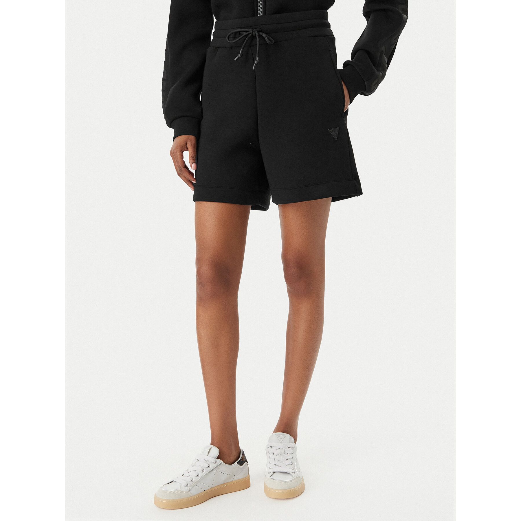 Guess Szorty sportowe Elly V2YD10 K7UW2 Czarny Relaxed Fit