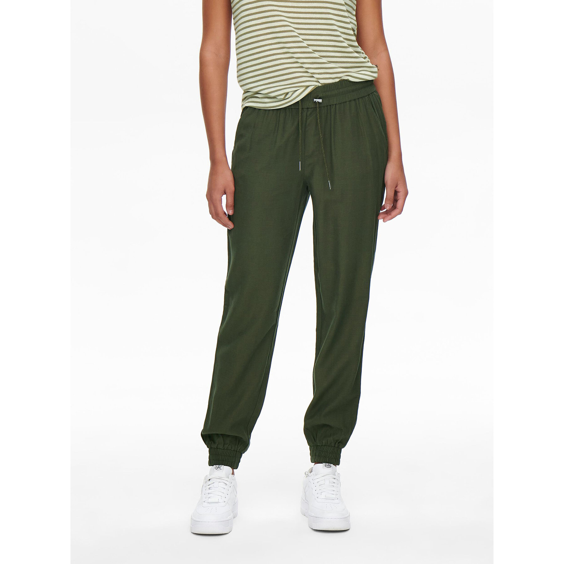 ONLY Spodnie dresowe 15203946 Zielony Regular Fit