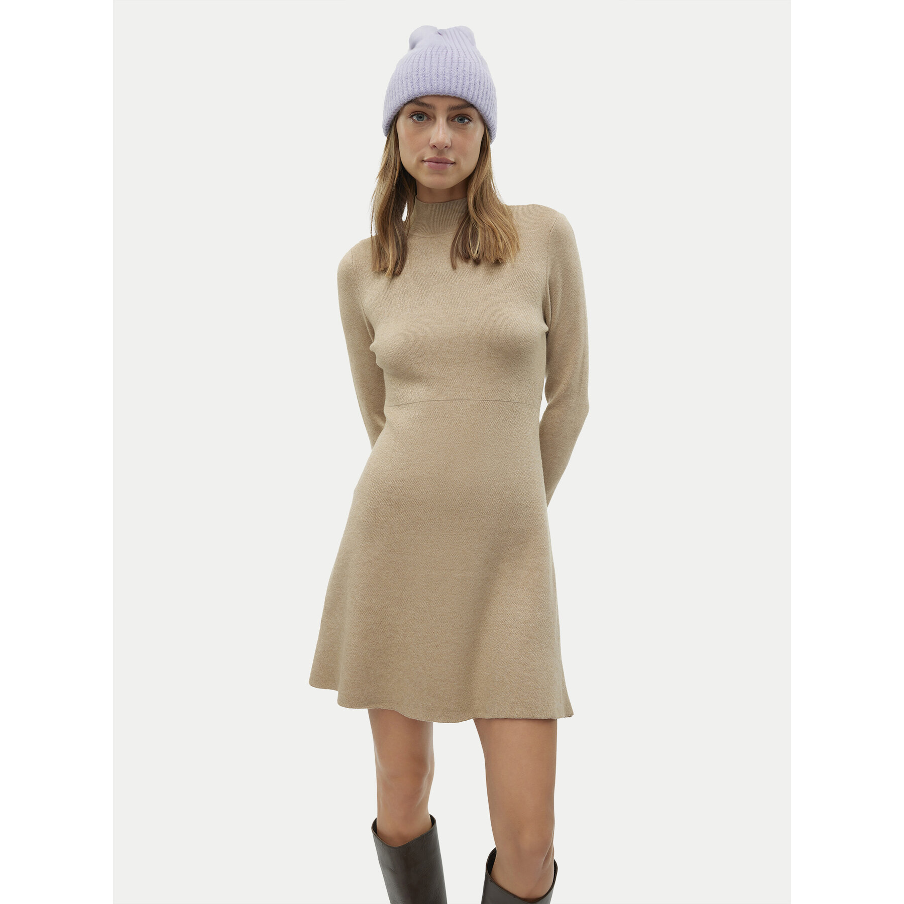 Vero Moda Sukienka dzianinowa Gold 10311379 Brązowy Regular Fit