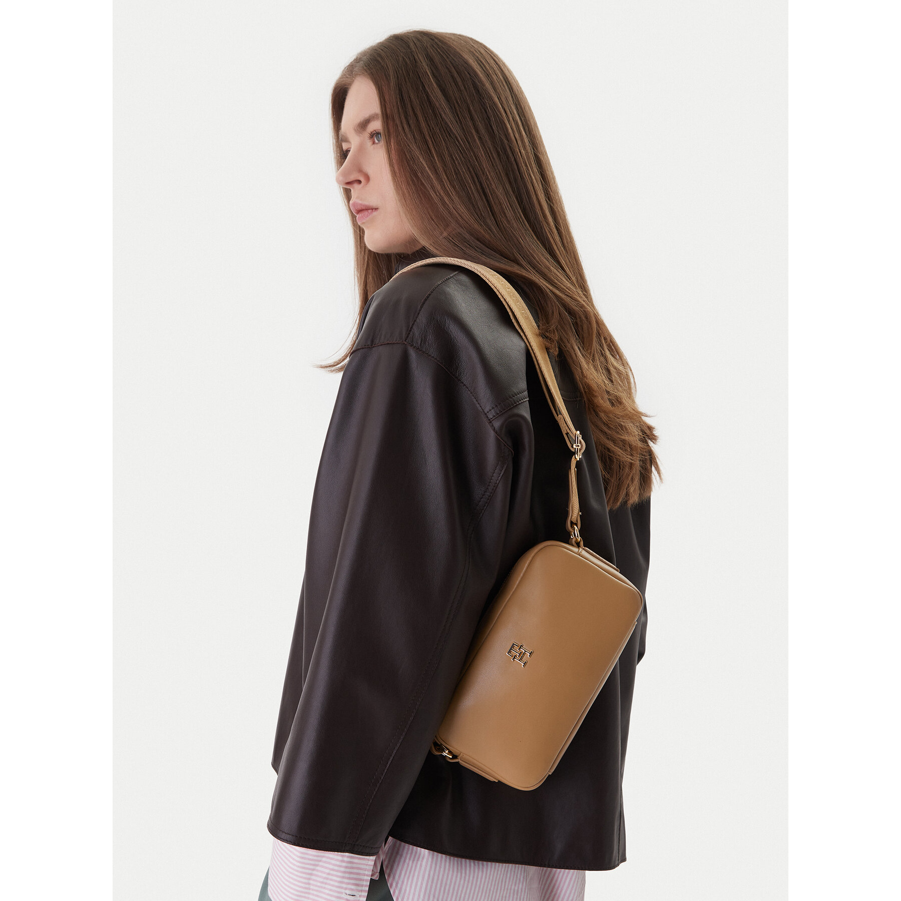 Tommy Hilfiger Torebka Th Essential Camera Bag AW0AW18370 Brązowy