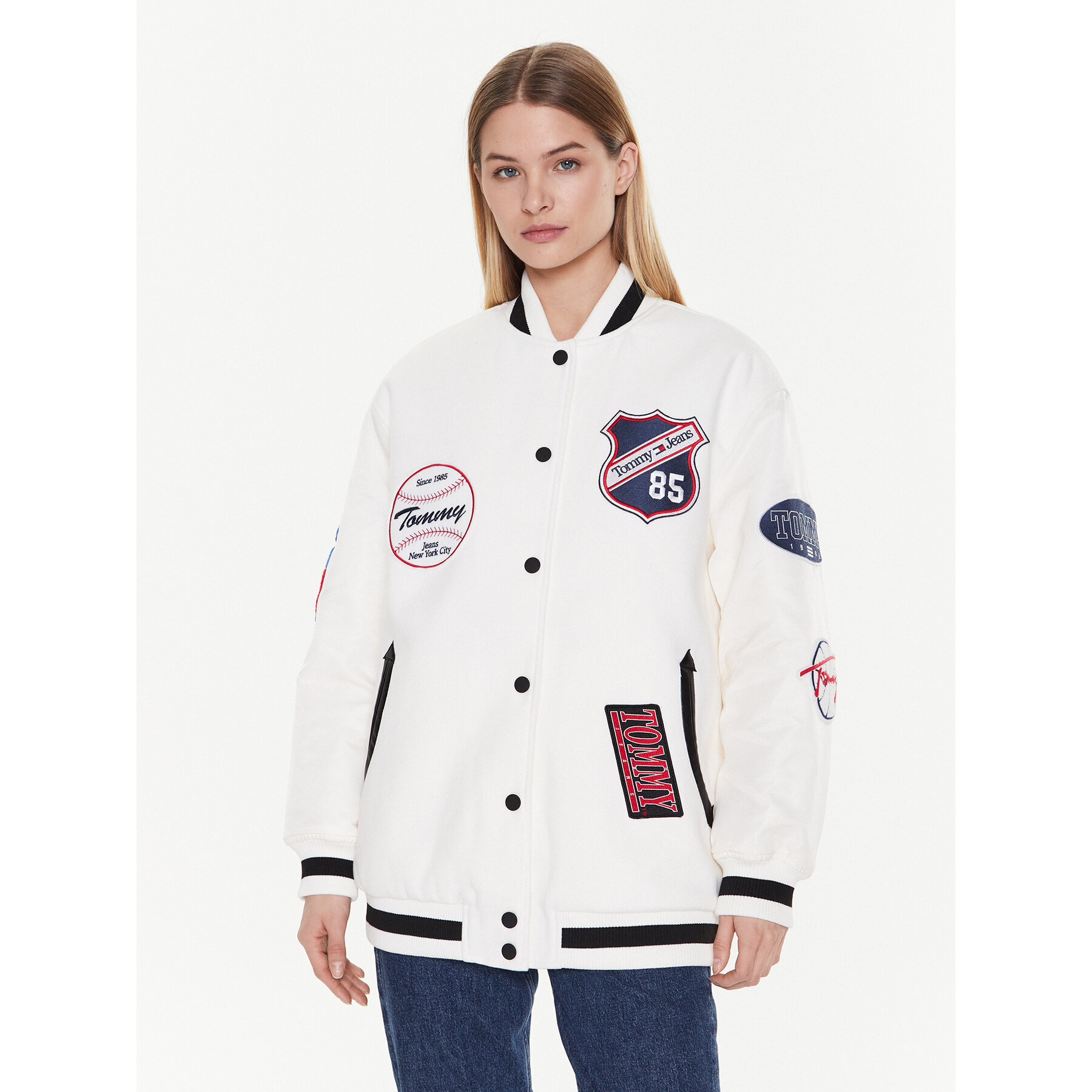 Tommy Jeans Kurtka bomber Letterman DW0DW14940 Biały Oversize