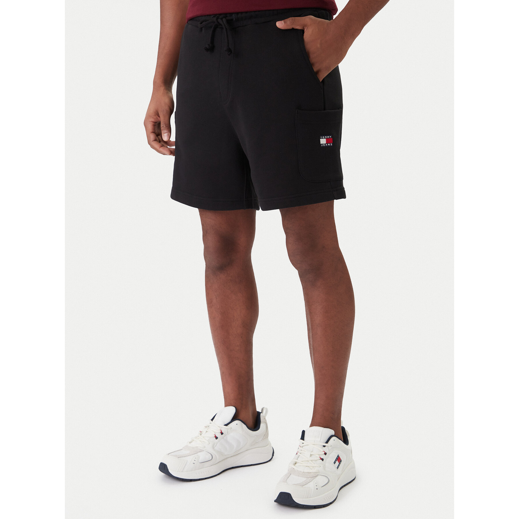 Tommy Jeans Szorty sportowe Badge DM0DM18479 Czarny Regular Fit
